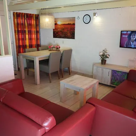 Vakantiehuis Bungalowpark 97 *