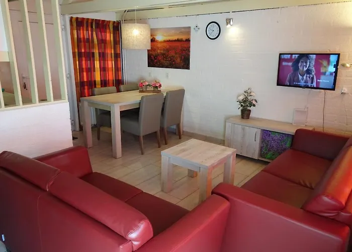 بيت للعطل Bungalowpark 97 *